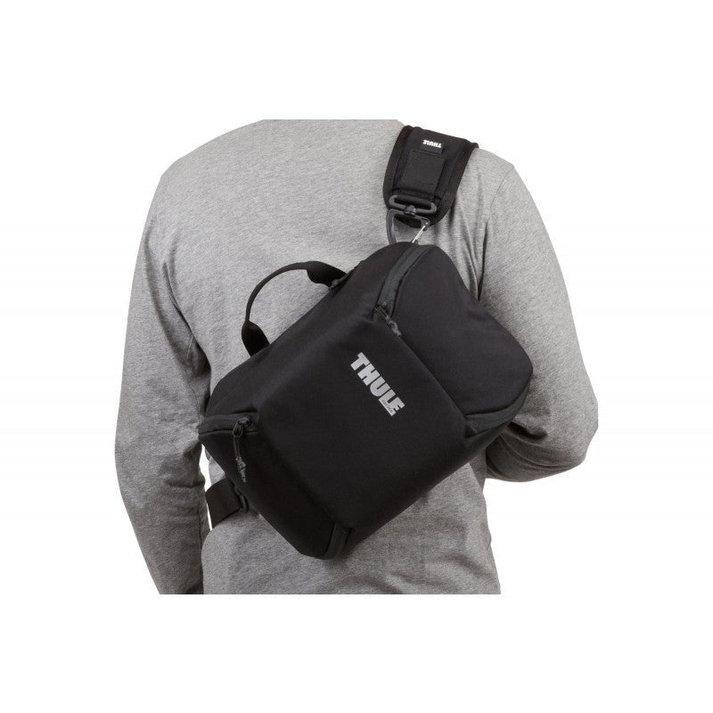 Thule Covert DSLR Backpack 24L | Black - KaryKase