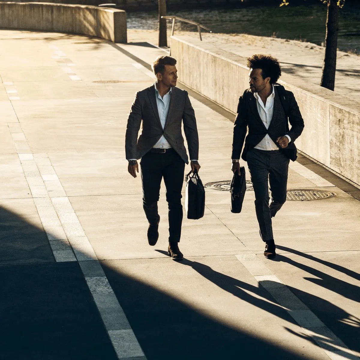 Thule Crossover 2 Laptop Bag 13.3" | Black - KaryKase