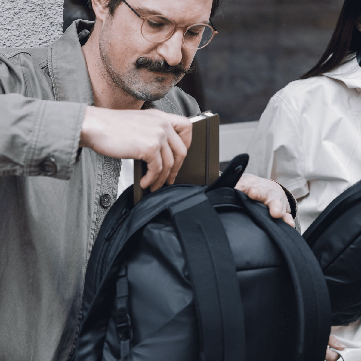 Thule Tact Backpack 21L Black - KaryKase