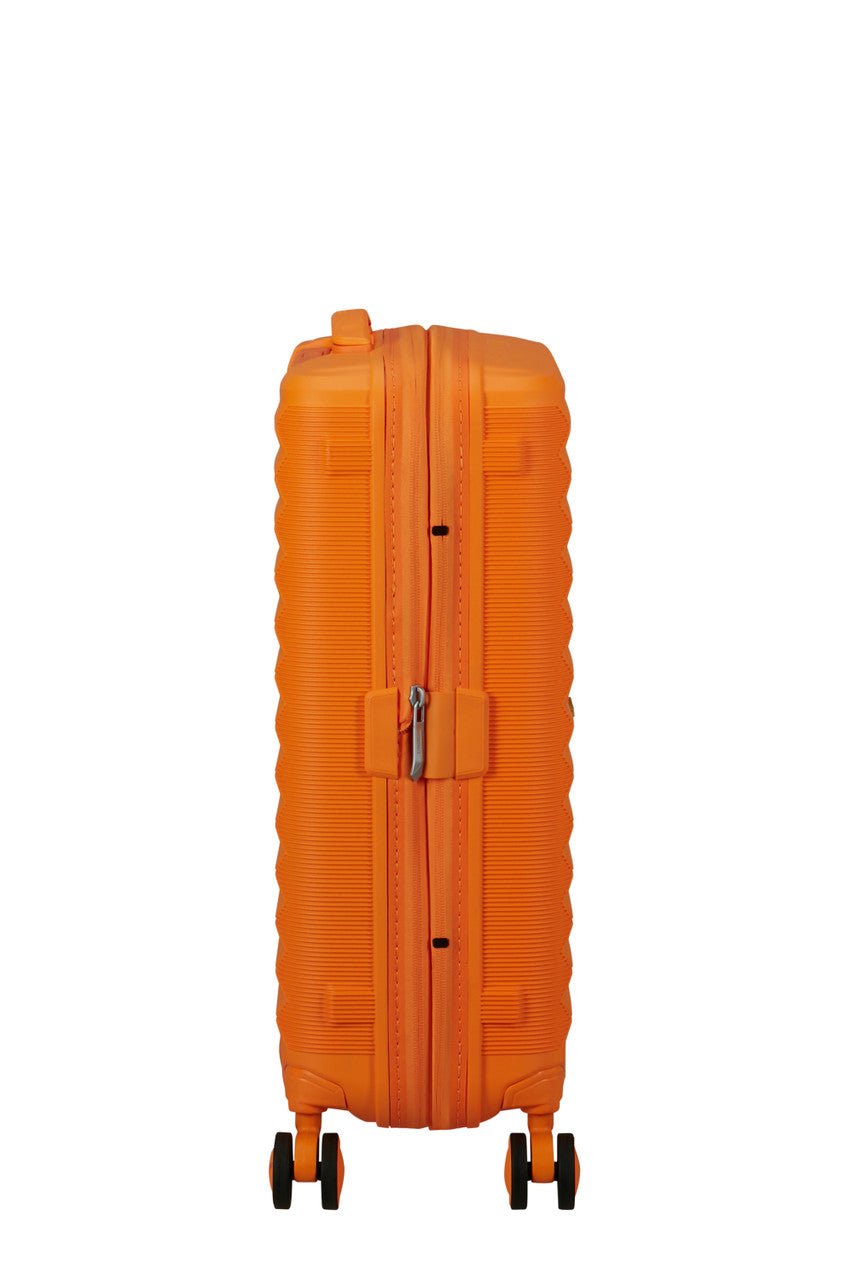 American Tourister FastForward Spinner Expandable 55cm - KaryKase