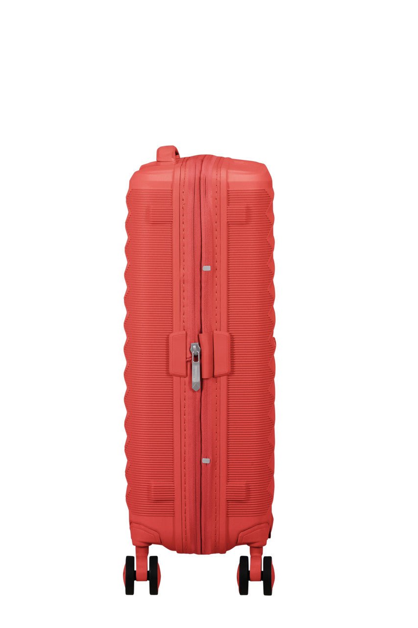 American Tourister FastForward Spinner Expandable 55cm - KaryKase