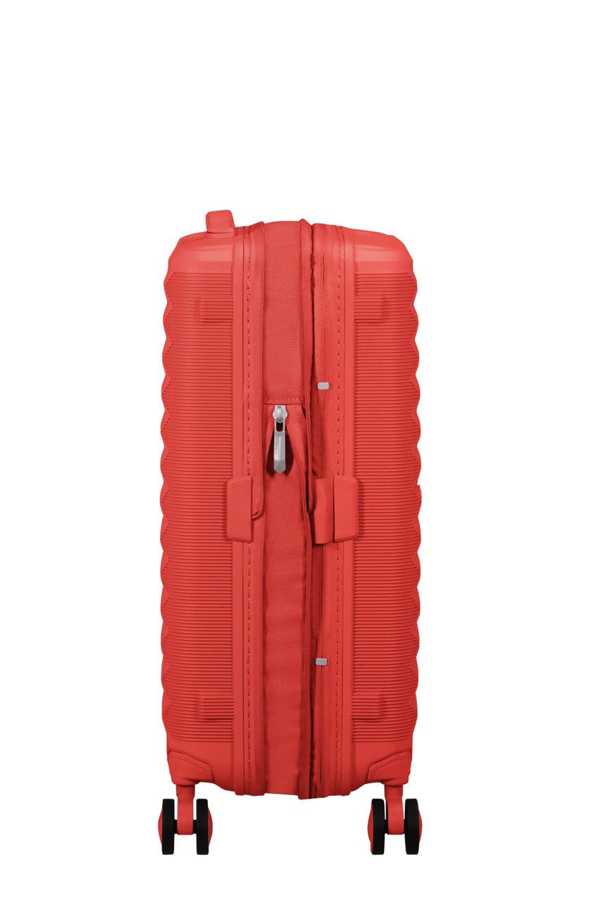 American Tourister FastForward Spinner Expandable 55cm - KaryKase