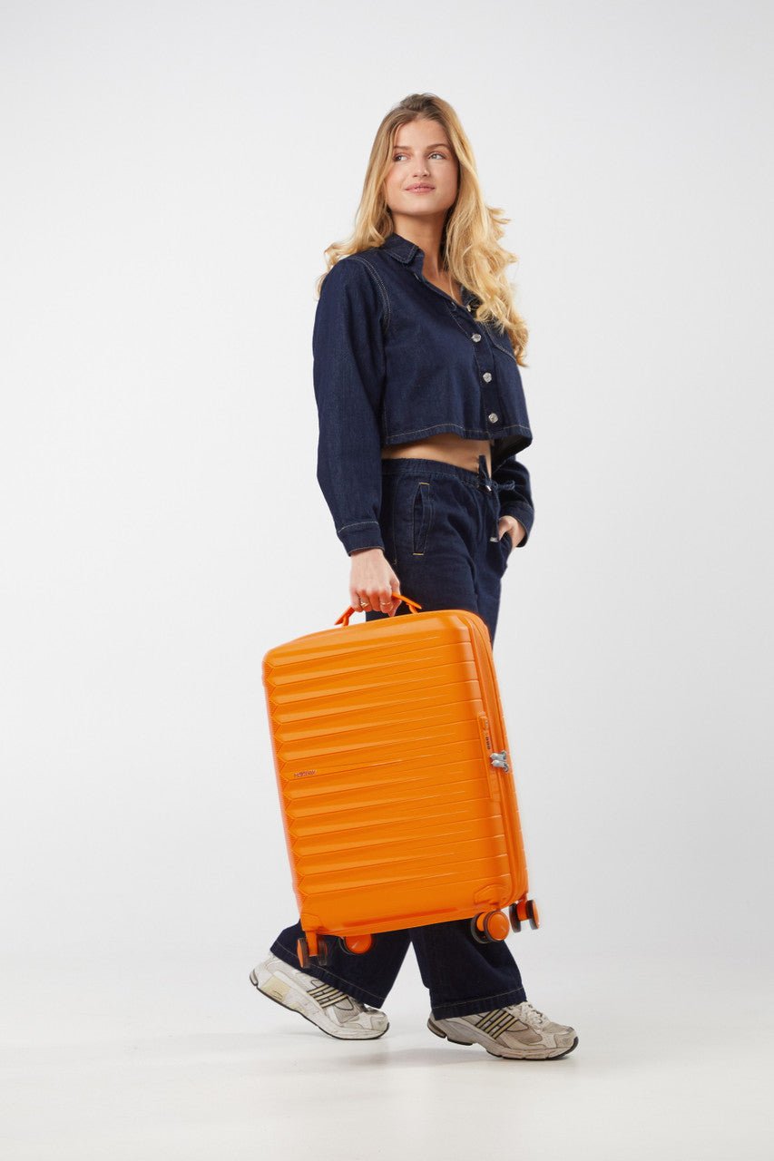 American Tourister FastForward Spinner Expandable 55cm - KaryKase