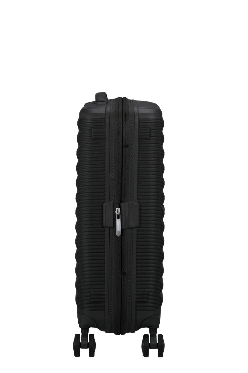 American Tourister FastForward Spinner Expandable 55cm - KaryKase