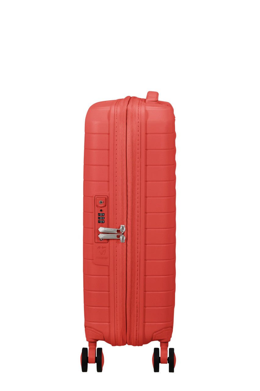 American Tourister FastForward Spinner Expandable 55cm - KaryKase