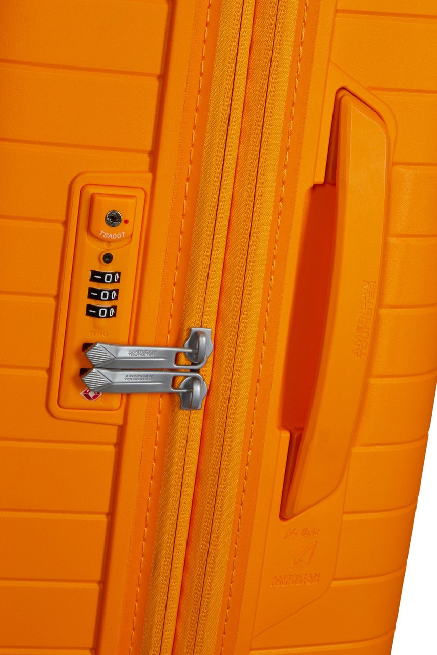 American Tourister FastForward Spinner Expandable 68cm - KaryKase