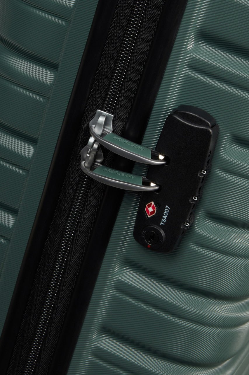 American Tourister Flashline Spinner 55cm - KaryKase