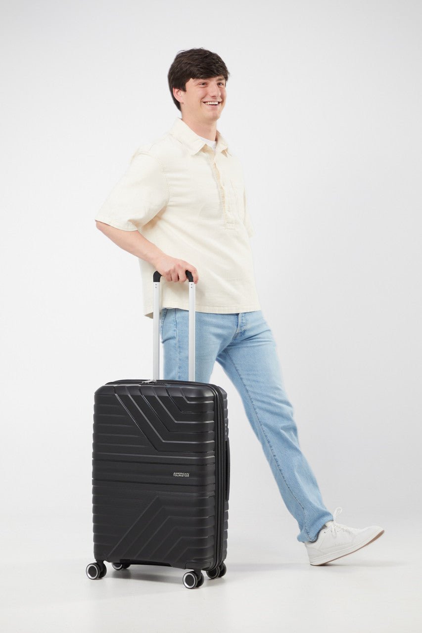 American Tourister Flytwist Spinner Expandable 67cm - KaryKase