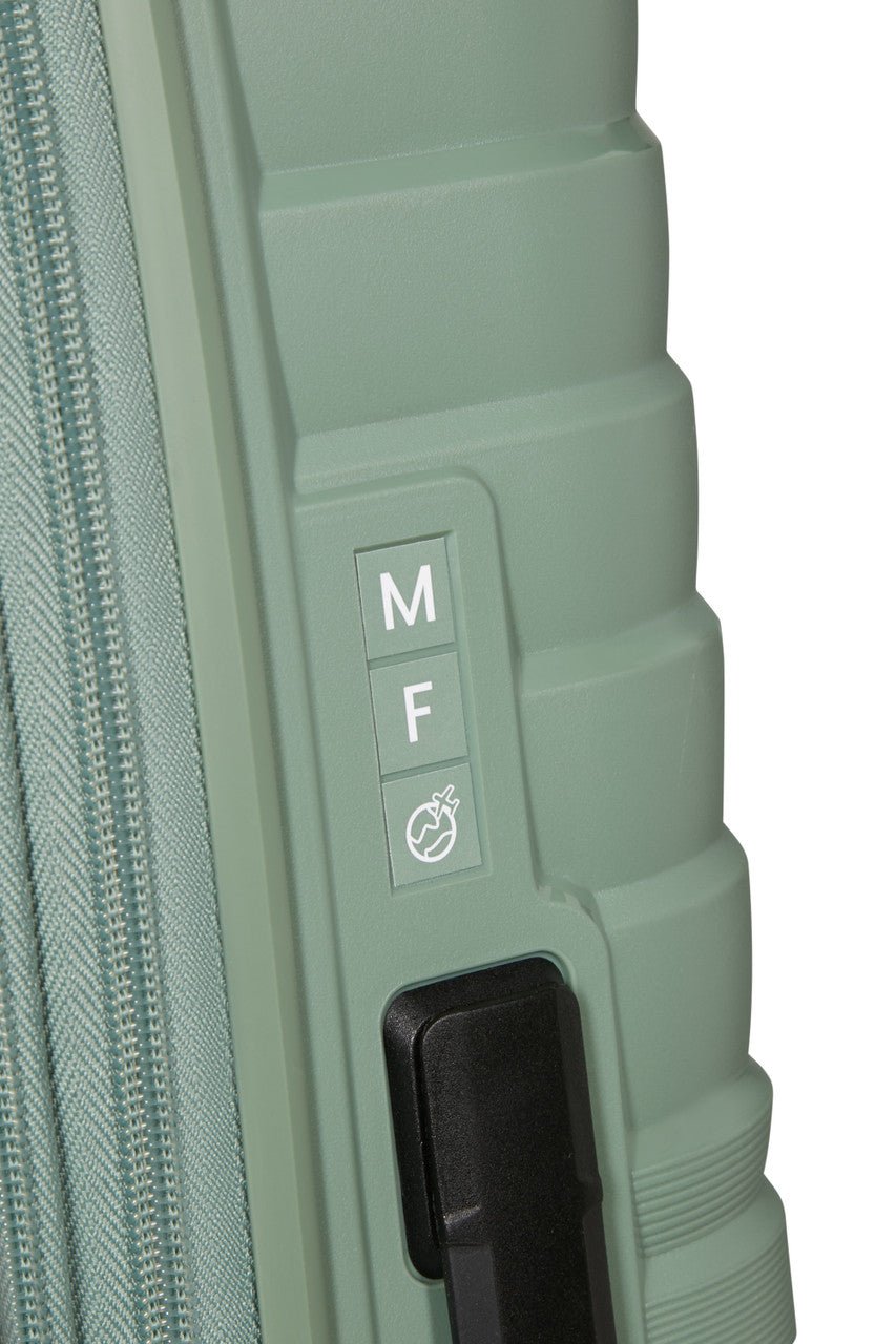 American Tourister Flytwist Spinner Expandable 67cm - KaryKase