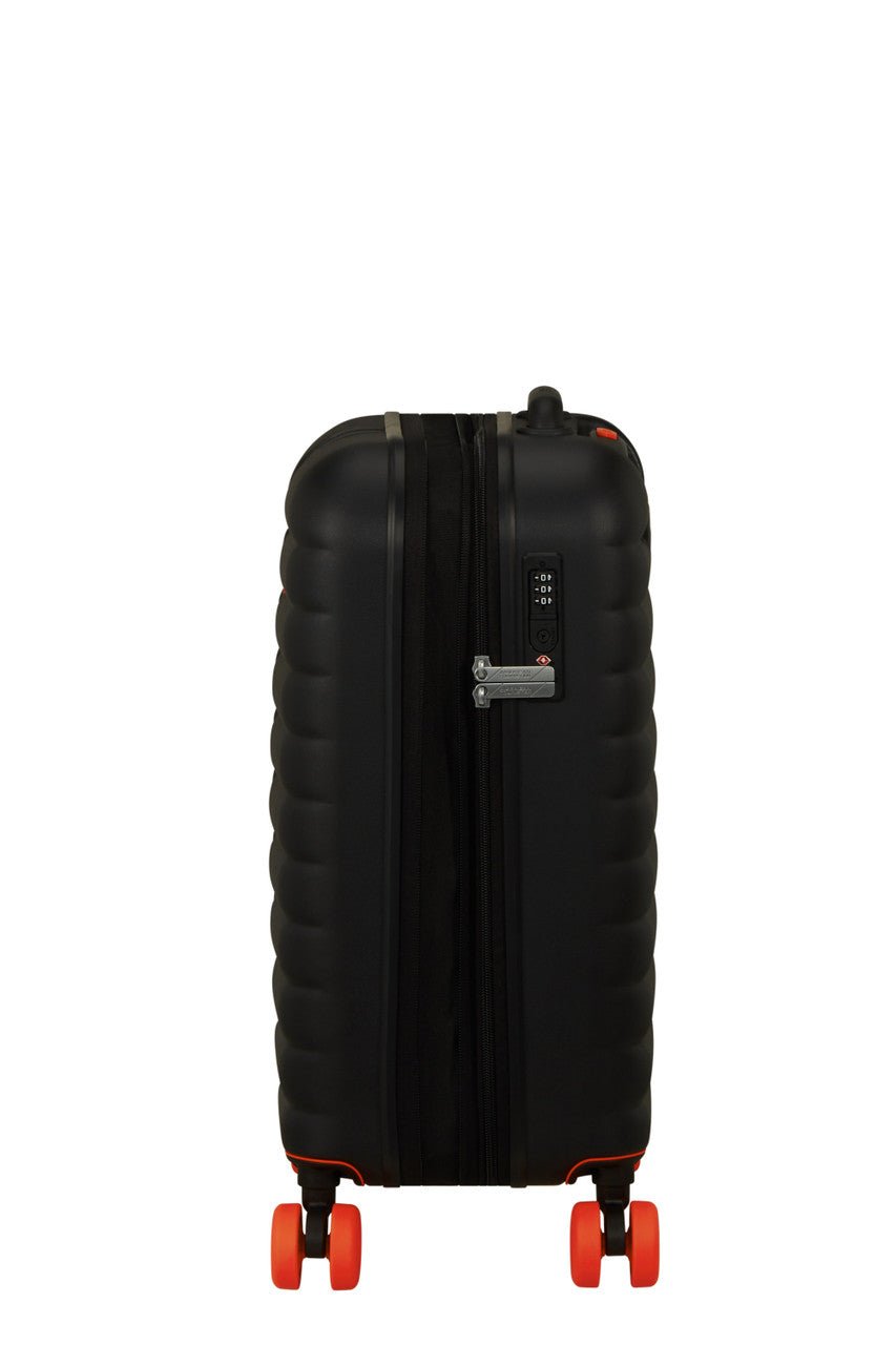 American Tourister Neovibe Expandable Spinner 55cm - KaryKase