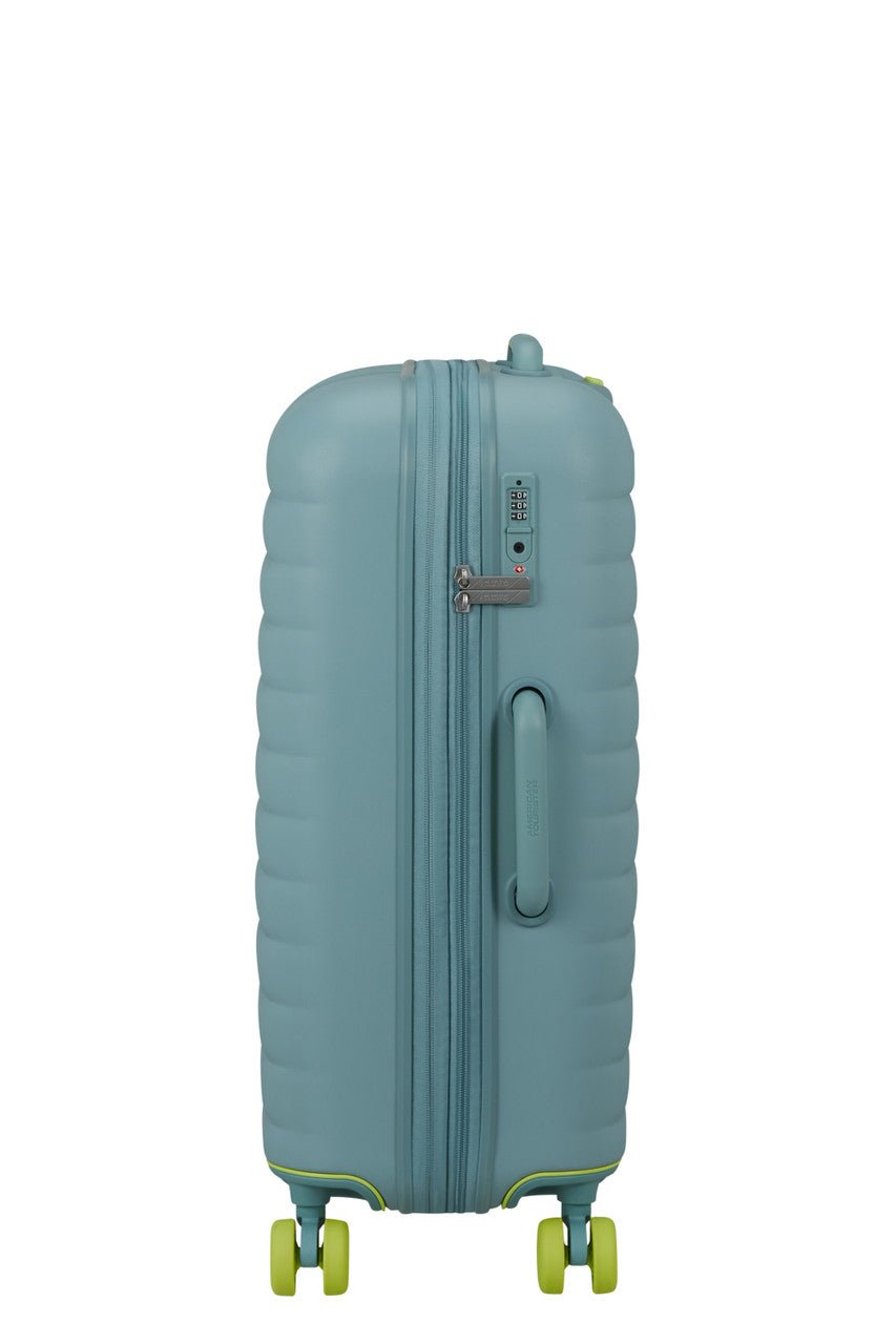 American Tourister Neovibe Expandable Spinner 67cm - KaryKase