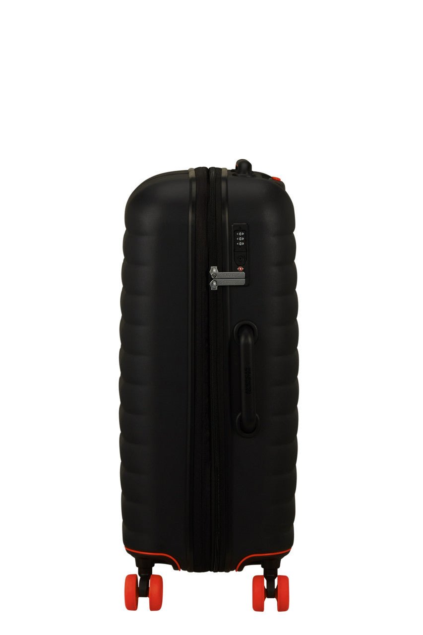 American Tourister Neovibe Expandable Spinner 67cm - KaryKase