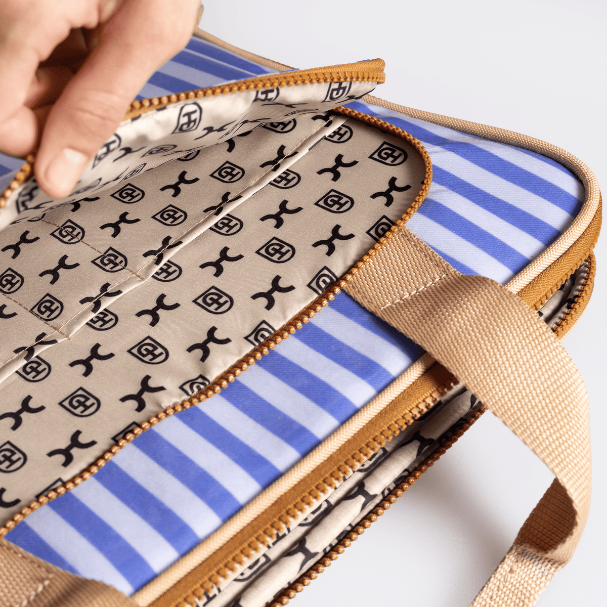 Thandana 15" Slimline Laminated Fabric Laptop Bag - KaryKase