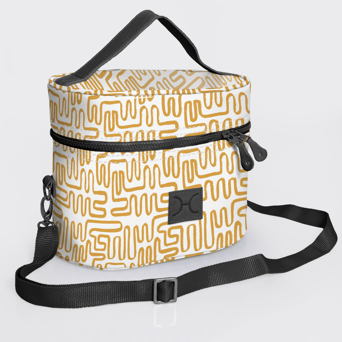 Thandana Laminated Fabric Bougie Vanity Bag | Black - KaryKase