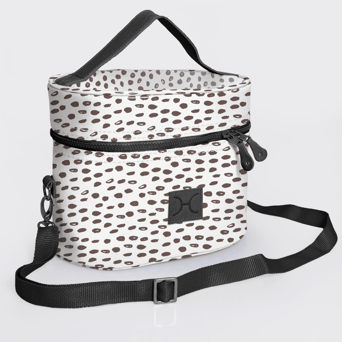 Thandana Laminated Fabric Bougie Vanity Bag | Black - KaryKase