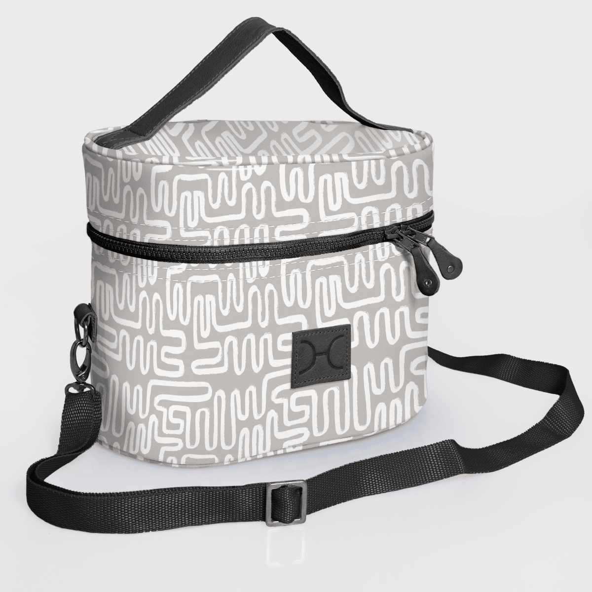 Thandana Laminated Fabric Bougie Vanity Bag | Black - KaryKase