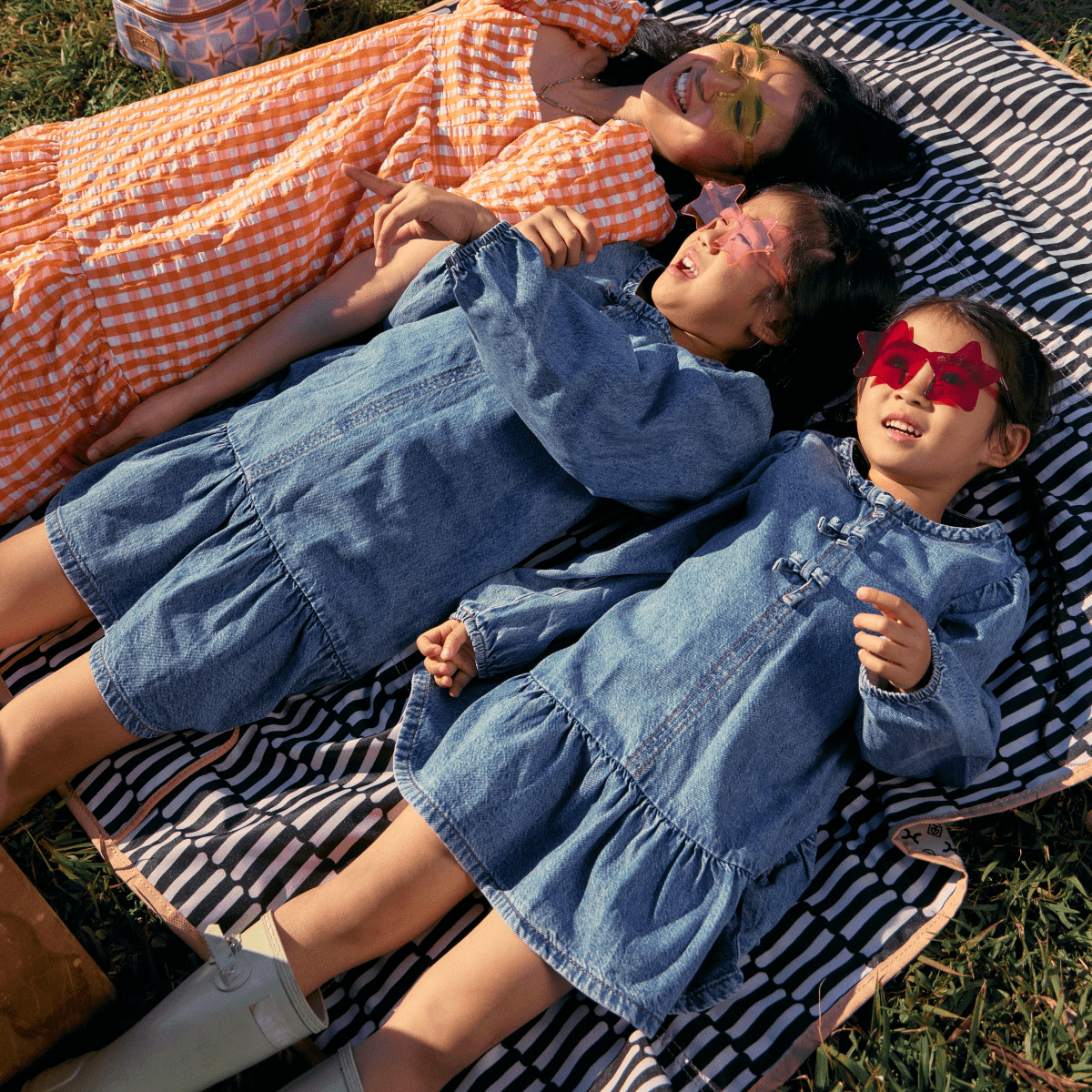Thandana Laminated Fabric Compact Carry Picnic Blanket - KaryKase