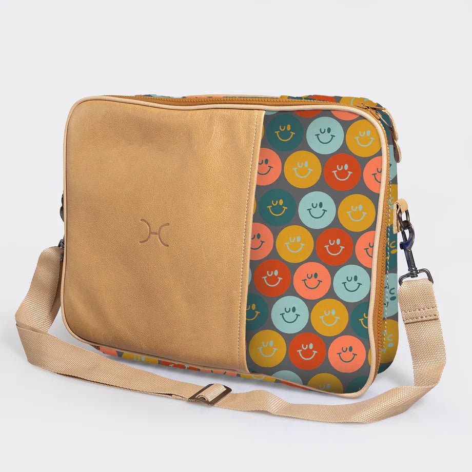 Thandana Laminated Fabric Essential Laptop Bag 15" - KaryKase