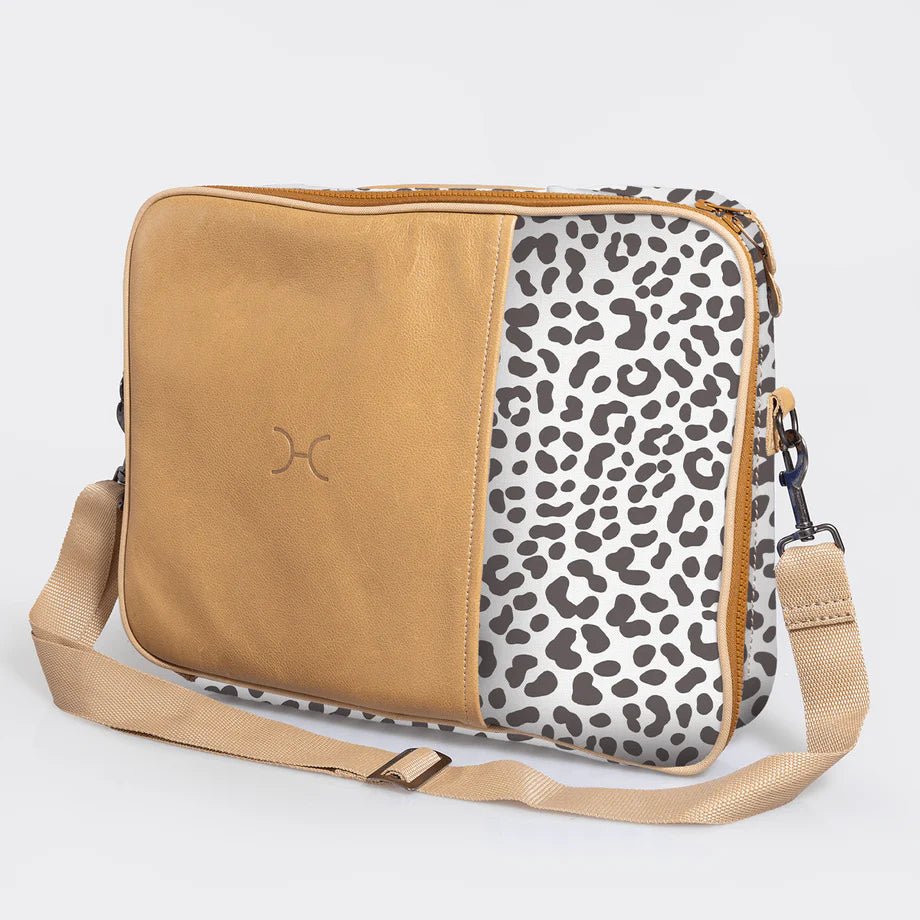 Thandana Laminated Fabric Essential Laptop Bag 15" - KaryKase