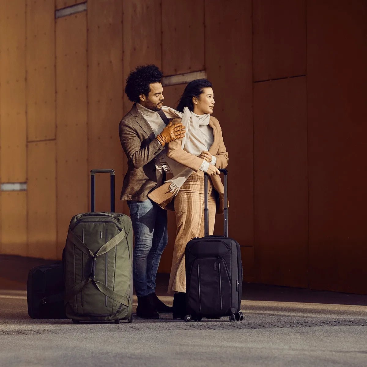 Thule Crossover 2 Wheeled Duffel 87L | Dress Blue - KaryKase