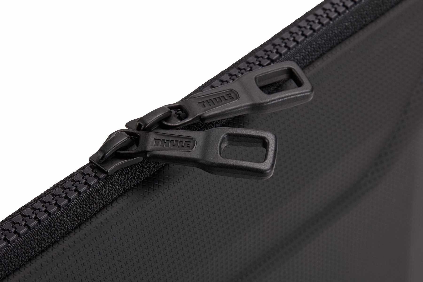 Thule Gauntlet 4.0 Protection Sleeve for 15”/16" Macbook Pro® | Blue - KaryKase