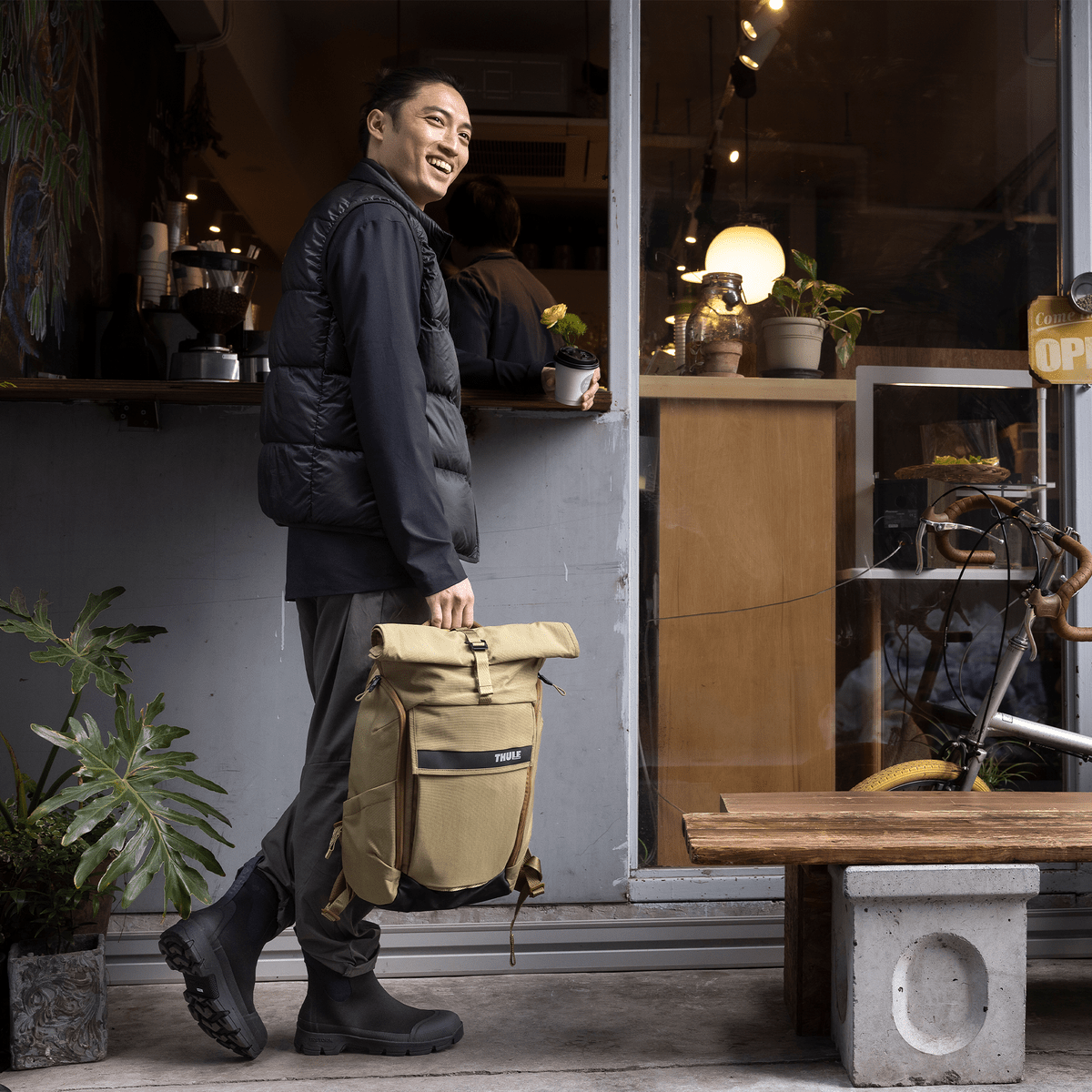 Thule Paramount Backpack 24L | Black - KaryKase