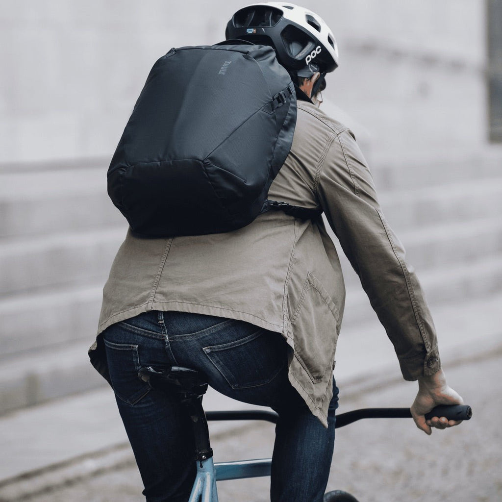 Thule Tact Backpack 21L | Black - KaryKase