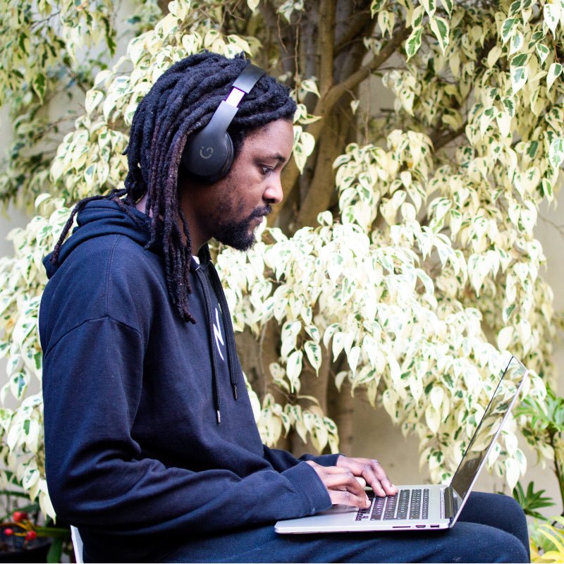 Winx Vibe Comfort Wireless Headphones - KaryKase