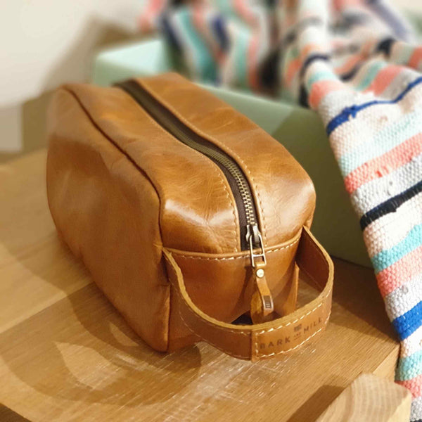 Bark And Mill Leather Toiletry Bag | Tan - KaryKase