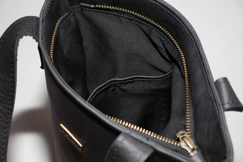 Tan Leather Goods - Vinot Wine Bag | Black - KaryKase